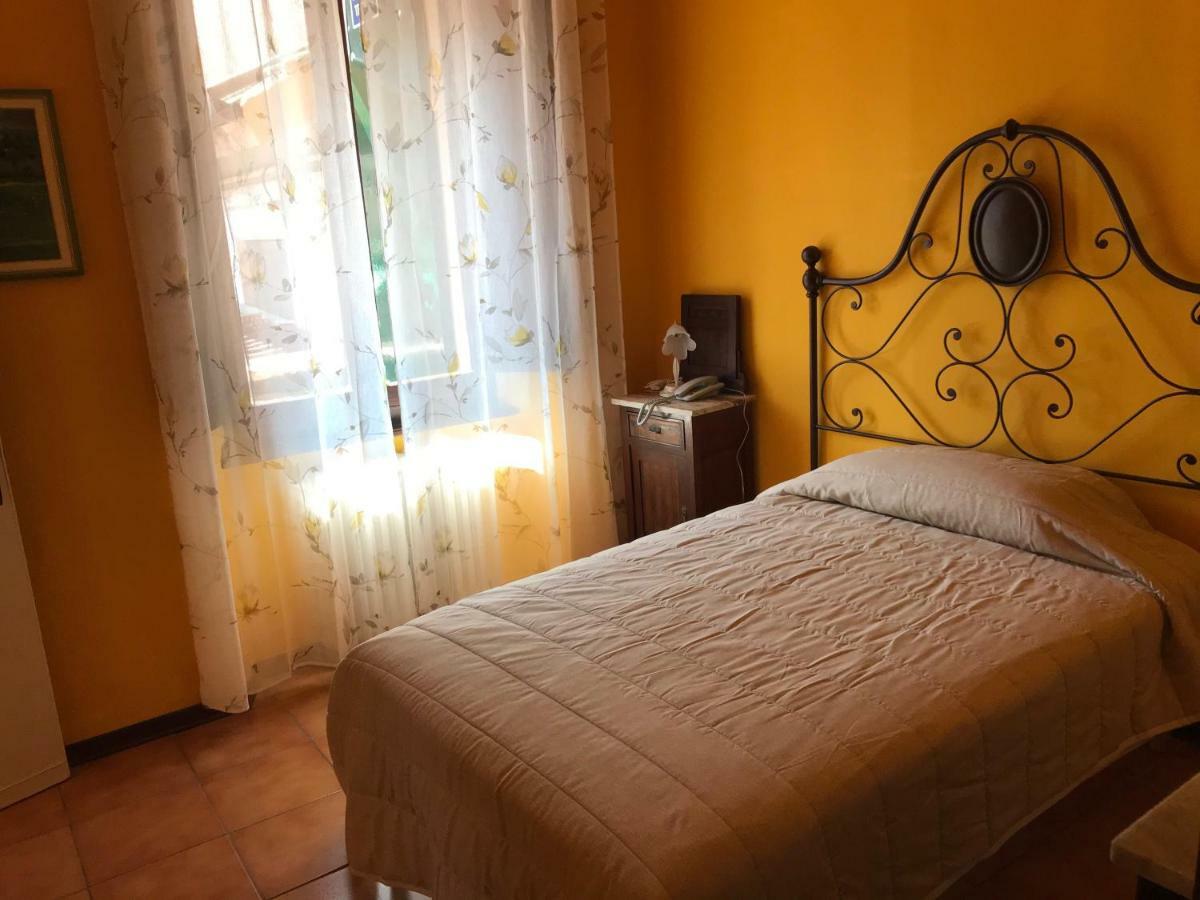 Albergo Antica Lanterna Castelnuovo di Garfagnana Exterior foto